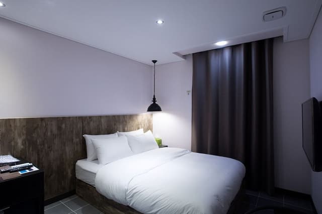 Standard Room Type1, 1 Queen-sized bed