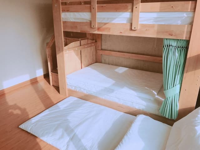 Room, Shared Bathroom (3-person)