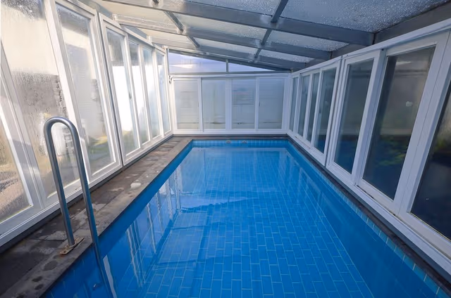 Deluxe Garden Pool