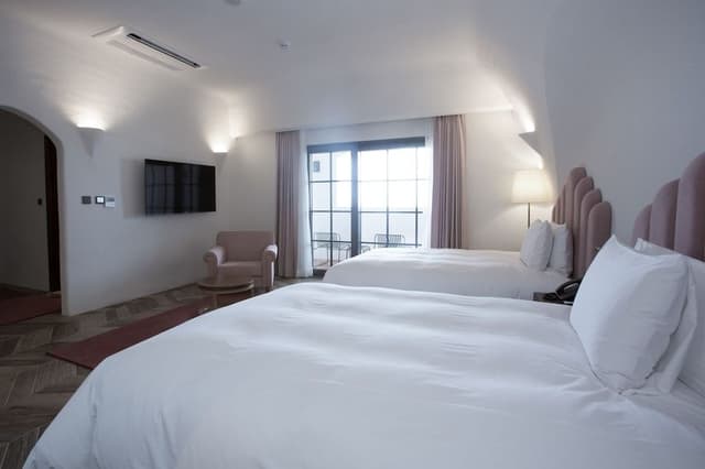 Lake Suite