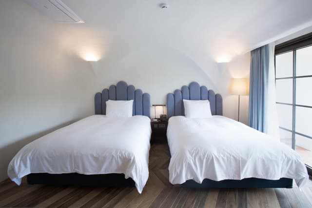 Corner Suite