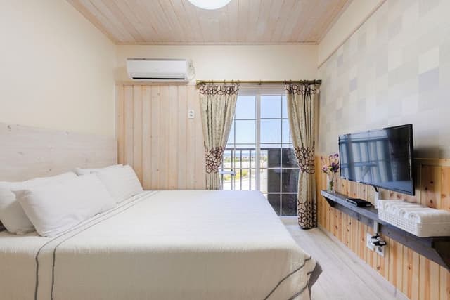 Double Room (Max 2 occupancy)