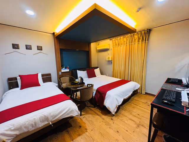 Game Room with 2 Single Beds
