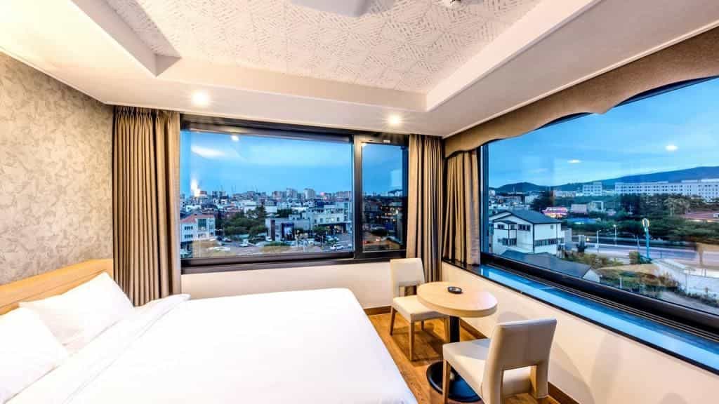 โรงแรมเชจู เลสลี โรงแรมเชจู เลสลี