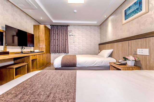 Standard Twin Room