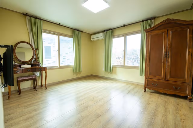 Family Duplex, 2 Bedrooms, Kitchen, Garden Area