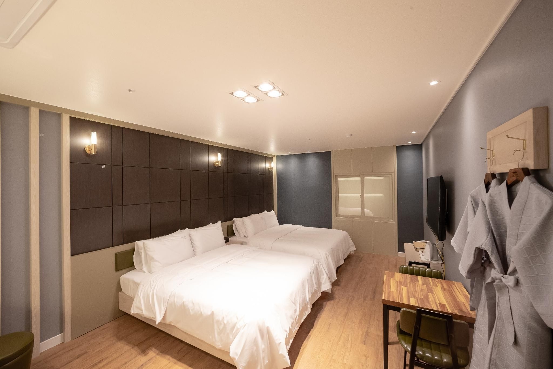 Lin Hotel1