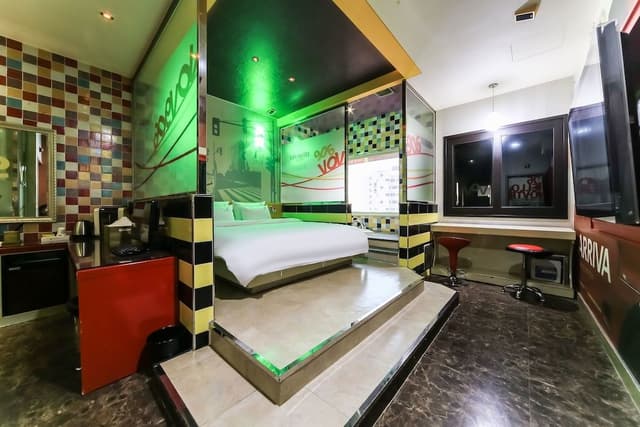 Premier Room (A)