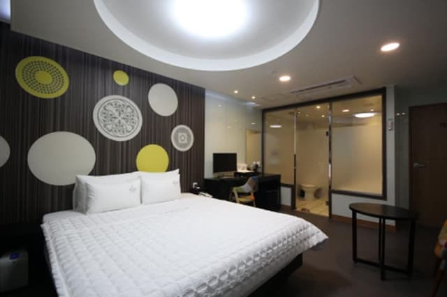 Standard Double Room (9 PM Check-in when Paying Onsite)
