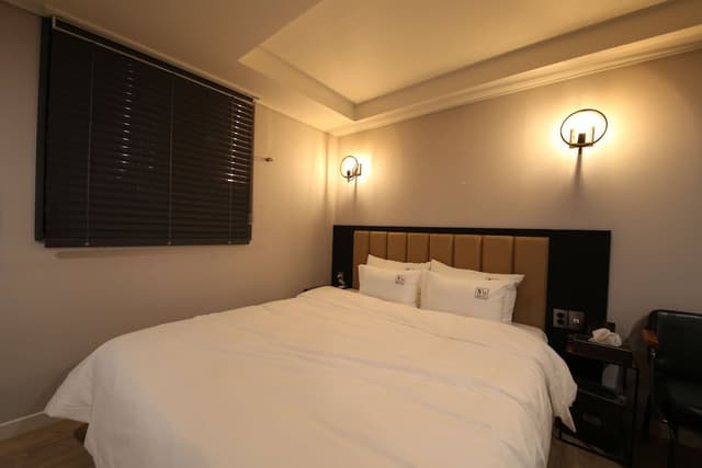 B Deluxe Double Room
