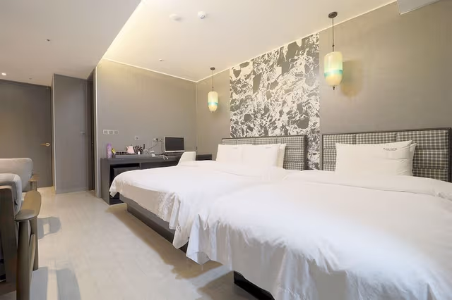 Premium Twin Room