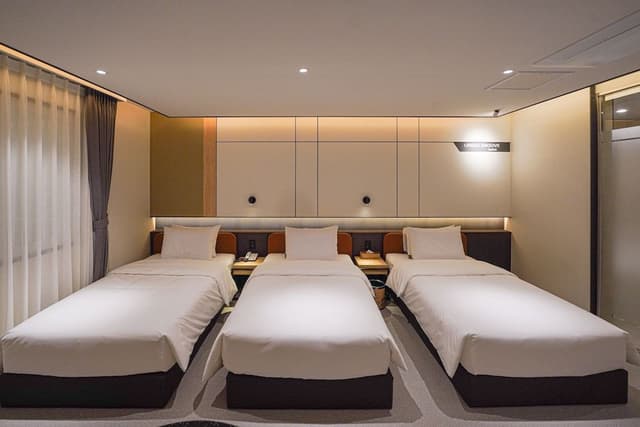 Triple Single Room