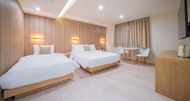Standard Twin Room