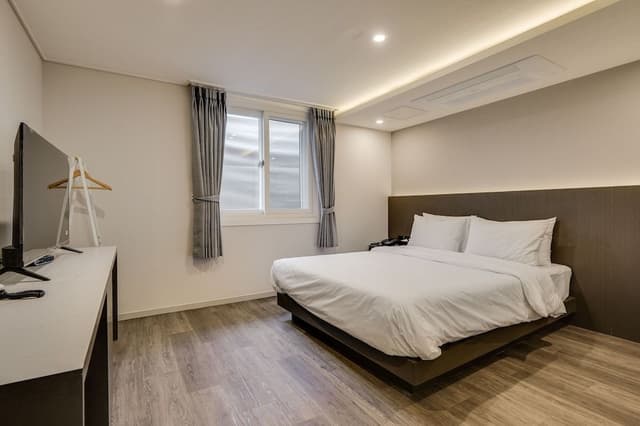 Signature Suite