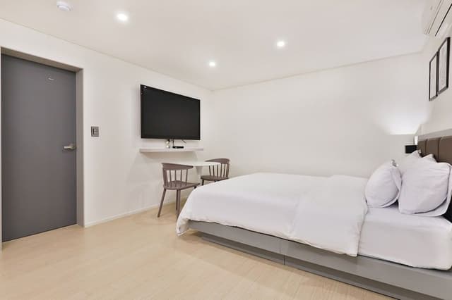 Deluxe Double Room - No Parking
