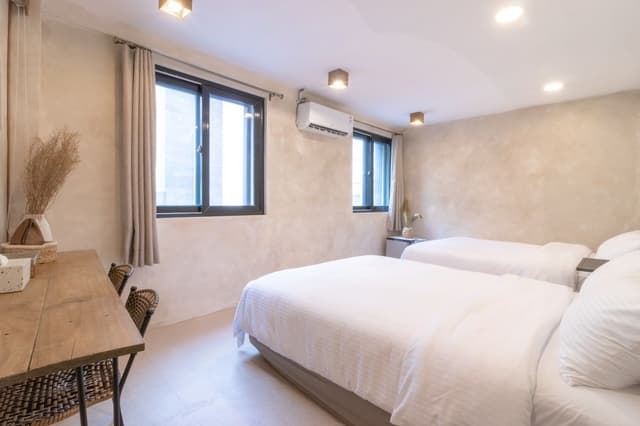 Room random assignment (4 Person Room)