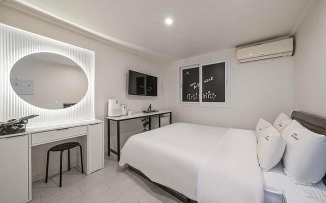 Deluxe Room - Paid Parking