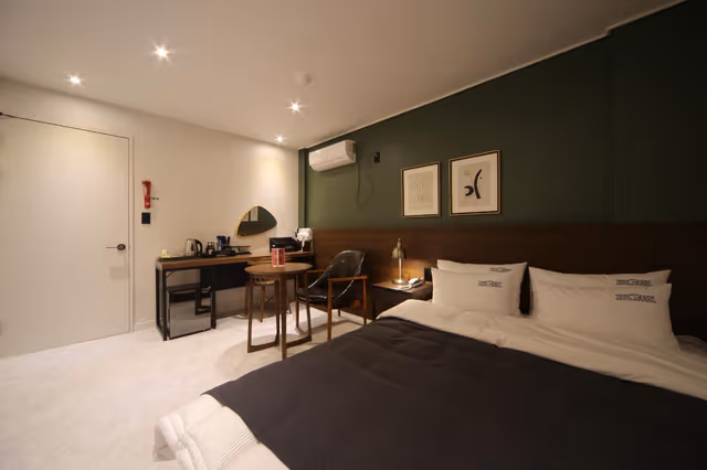 Deluxe Room - No Parking Included