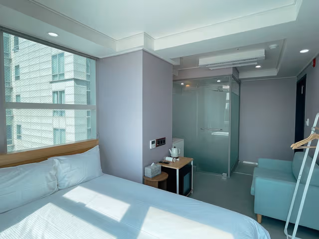 Partial Ocean View 1 Bedroom