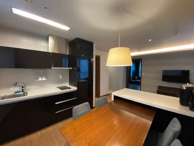 Corner Suite