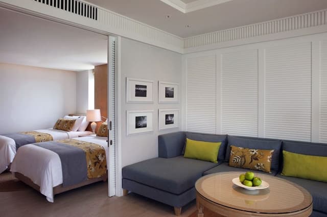 Family Suite (Hillside View)