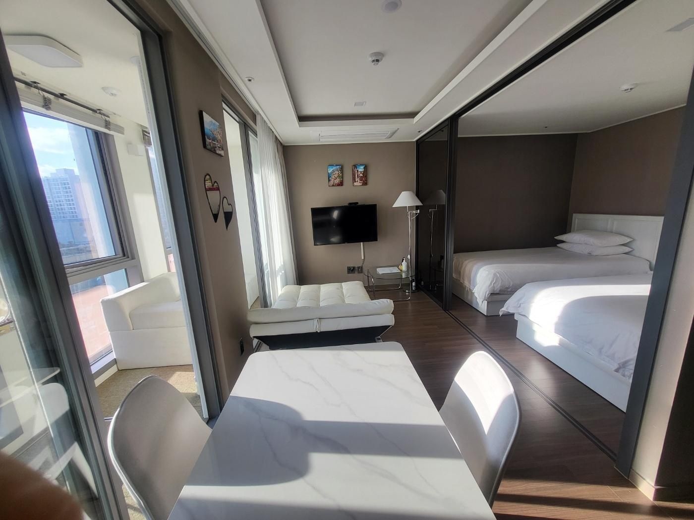 อพาร์ตเมนต์ 1 ห้องนอน 1 ห้องน้ำส่วนตัว ขนาด 62 ตร.ม. – เขตแฮอุนแด (Family Hotel & Arebol)0