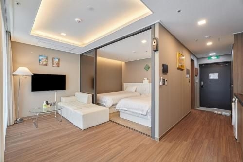 Elbon the stay3