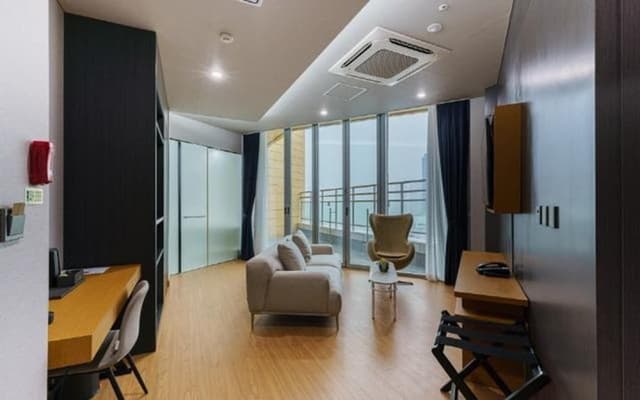 Marine Suite City