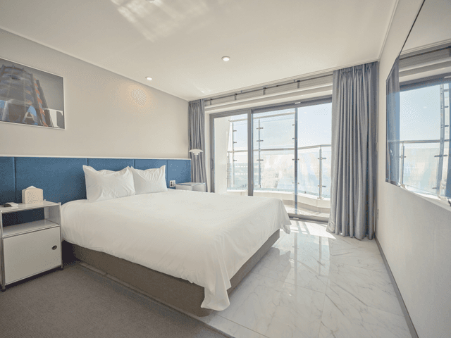Deluxe Partial Ocean View Room D1 - No Parking Included