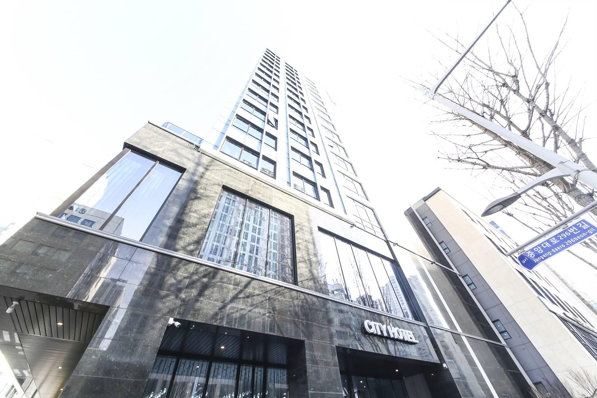 ซิตี้ โฮเทล (City hotel)0