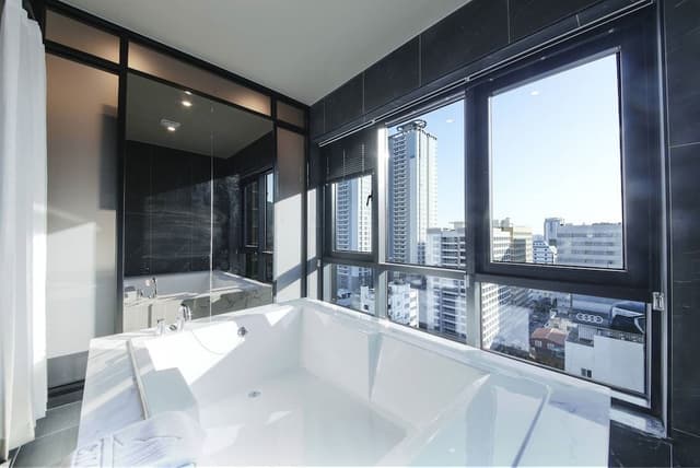 Traditional Studio Suite