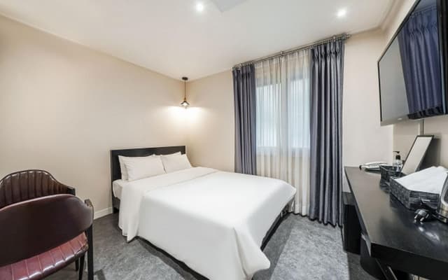 Standard Room B