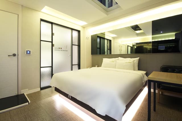 Standard Room B