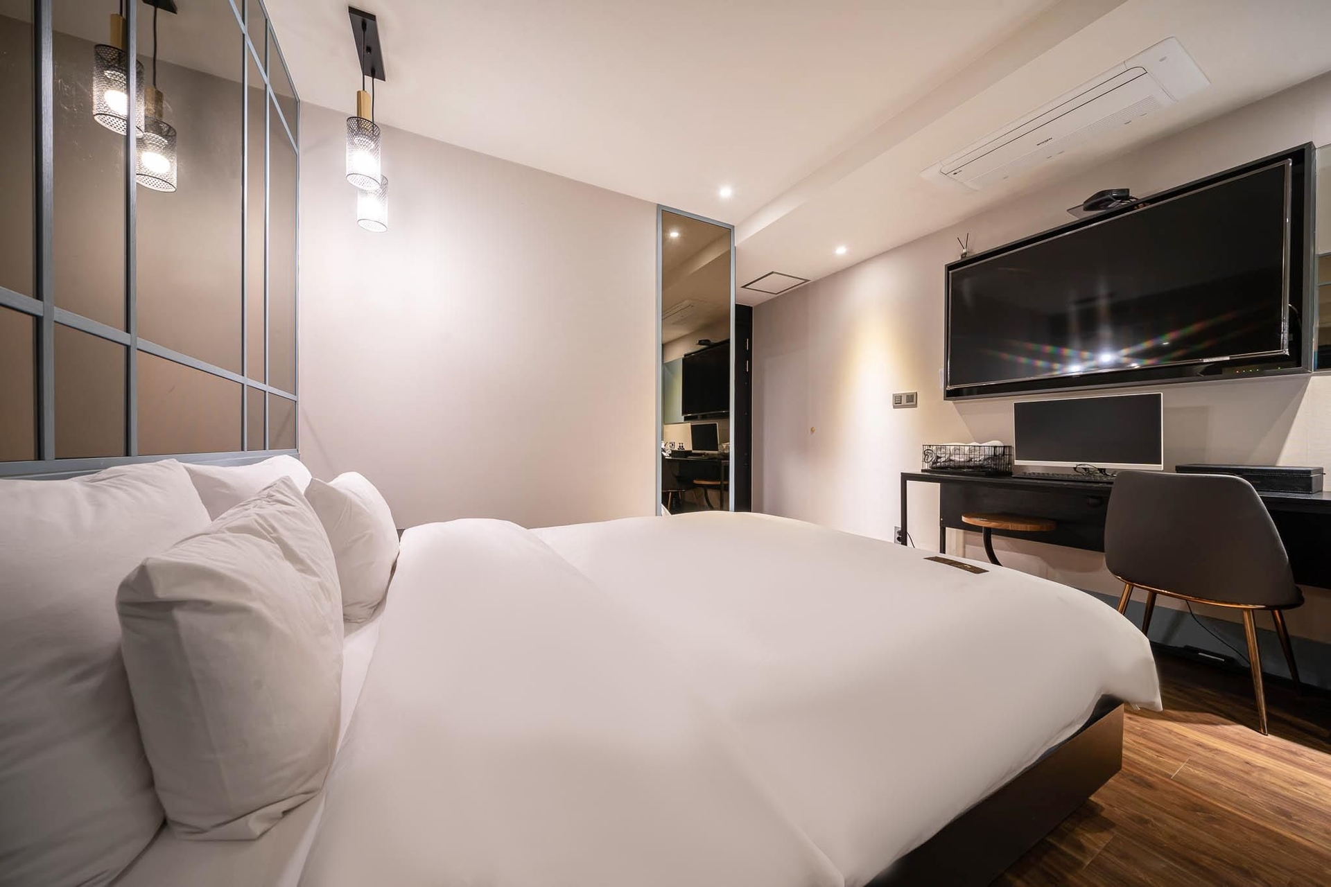 โรงแรมเฟร้นช์โค้ด (FrenchCode Hotel)3