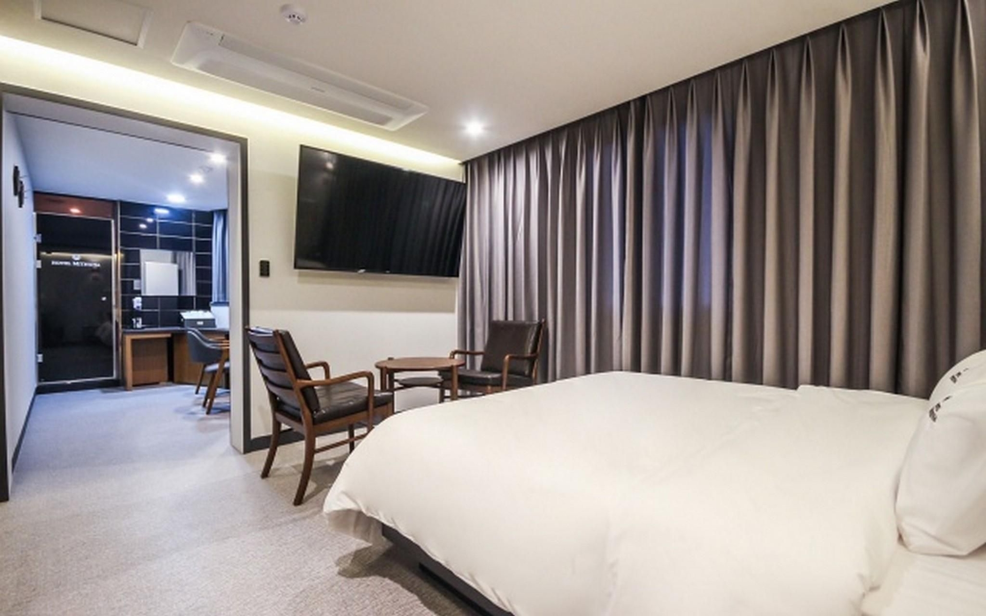 Busan Oncheonjang Hotel Mithuna1