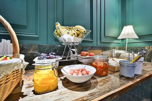 Deluxe Breakfast PKG