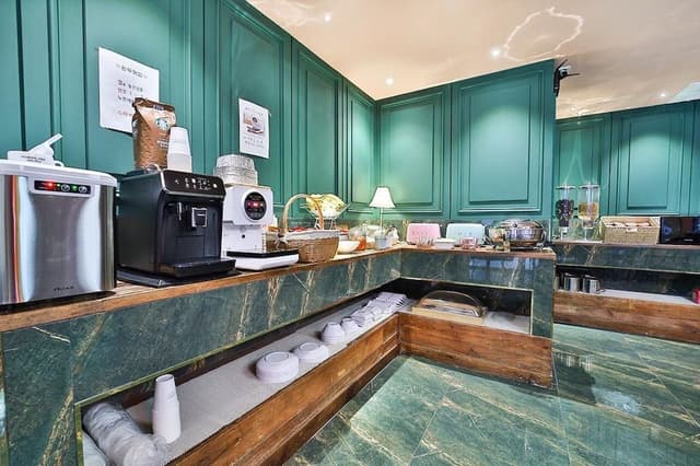 Deluxe Breakfast PKG