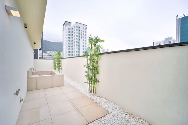 Penthouse Open-air bath & Hinoki Sauna (Air Dresser, 65-inch Smart TV, Air Purifier, Netflix)