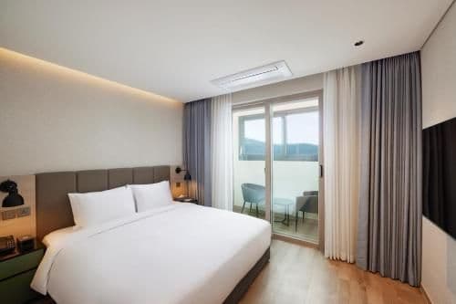 Deluxe Room King