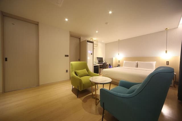 Royal Double Room (With Styler)