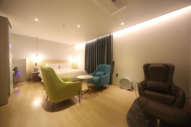 Royal Double Room (With Styler)