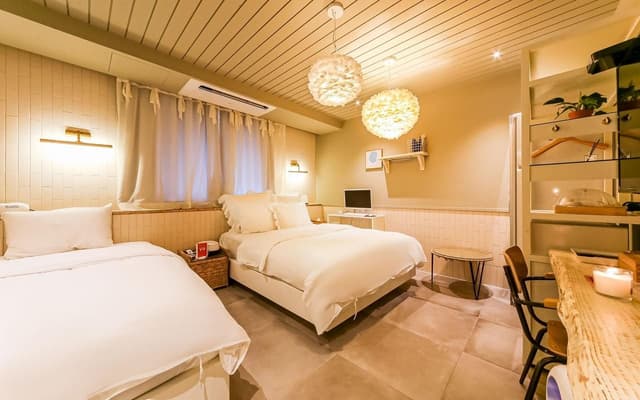 Deluxe Twin Room