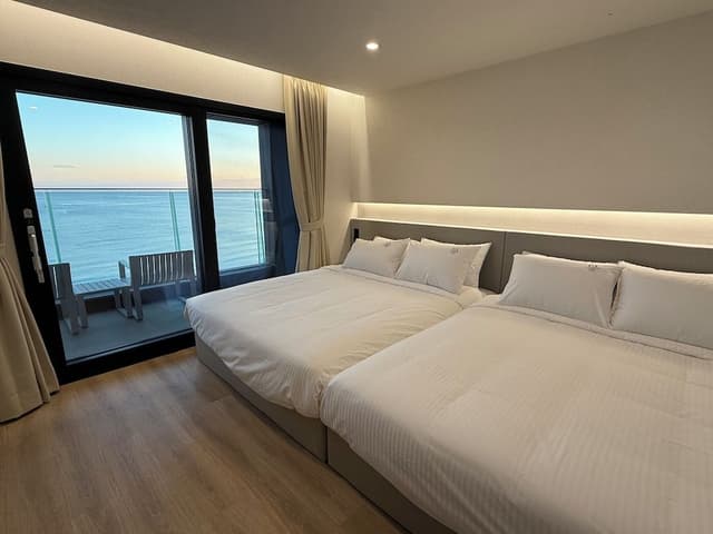 Signature Room, Balcony, Sea View