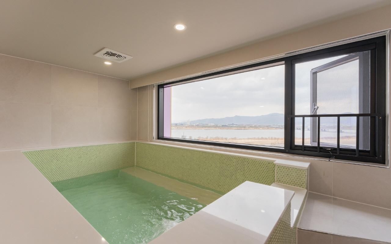 Denbasta KIDS HOTEL3