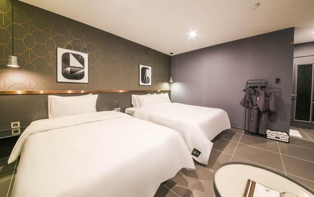 Deluxe Twin Room (Check In: Fri/Sat 8PM, Weekday 6PM)