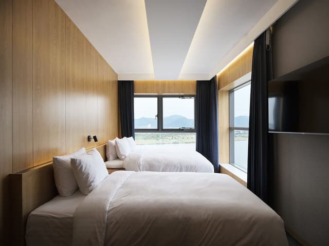 Royal Suite, River View
