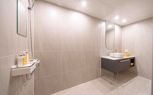 Premium Triple Room - 3 High-Spec PCs Included