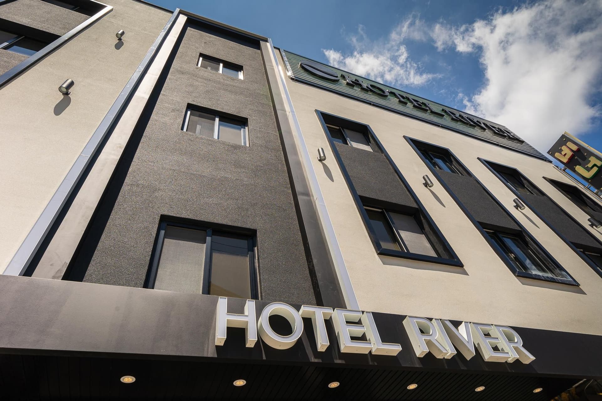 โรงแรมบูซาน ซูยอง ริเวอร์ โรงแรมบูซาน ซูยอง ริเวอร์