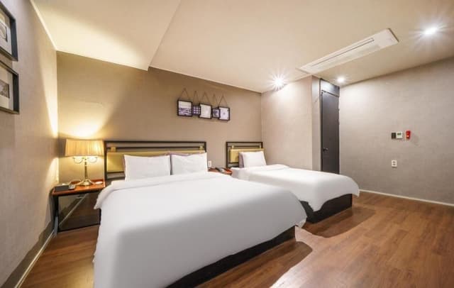 Twin - 2 double beds