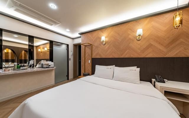 Walking Special Price - Room Type Assigned upon Arrival